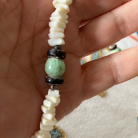 ALL CORAL WHITE AND GREEN NECKLACE 18” BARREL CLASP - Picture 10 of 17